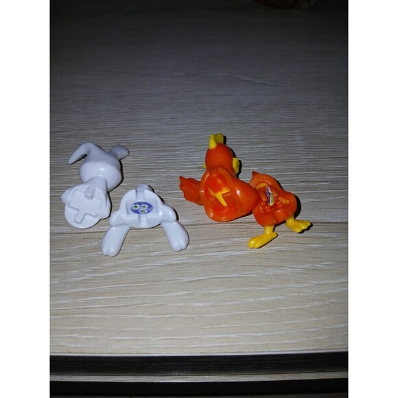 Lot Of 4 Kinder Egg Surprise Toys Ferrero Rabbit, Rooster, Whale & A Wolf Stamp - Picture 6 of 12